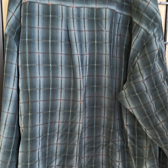Tommy Bahama shirt size XXL. - Picture 7 of 7